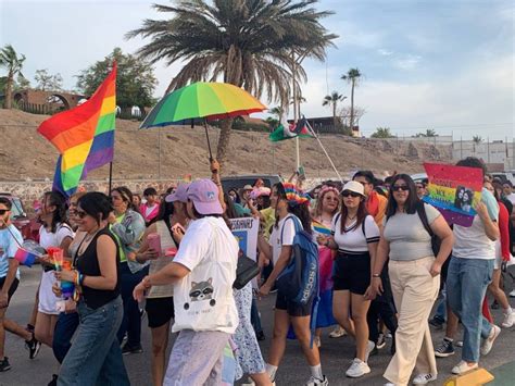 Marcha del orgullo LGBT en La Paz éxito y controversia