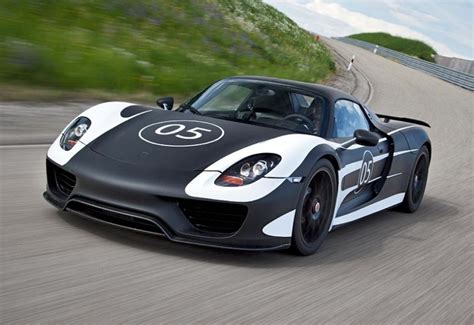 AutoGyaan : Porsche 918 Spyder Hybrid gets a polished Matte Black and White look (PR) | iGyaan ...