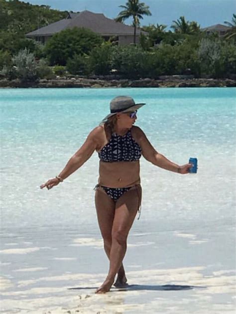 Doctora Ana Maria Polo Se Deja Ver En Bikini