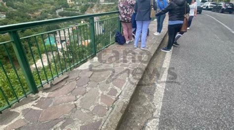 Incidente A Ravello Operatrice Scolastica Si Frattura La Gamba Su