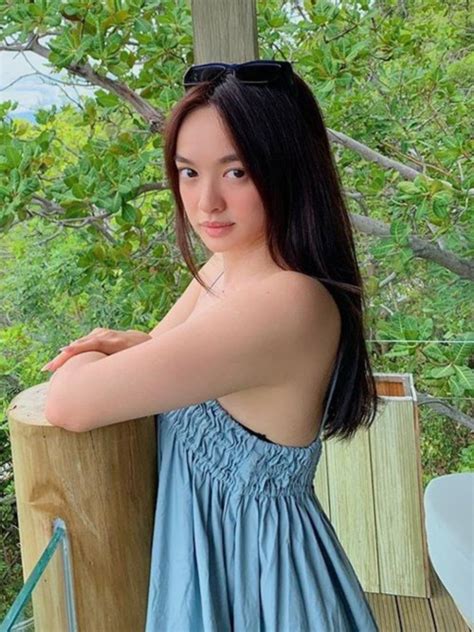 Chi Pu gợi cảm với váy bó sát Kaity Nguyễn diện bikini khoe dáng đẹp Phong cách sao Việt