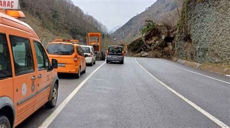 Trabzon Da Ya Anan Heyelan Nedeniyle O Yol Ula Ma Kapand Te