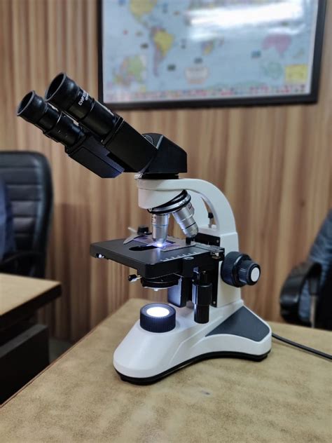 Labomed Aluminium Advanced Research Binocular Microscope With Battery