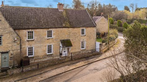 Semi Detached House For Sale With 4 Bedrooms High Street Denford