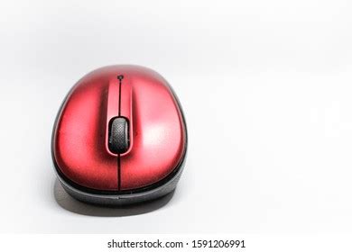 Red Wireless Computer Mouse Isolated On Stock Photo 1590788236 ...