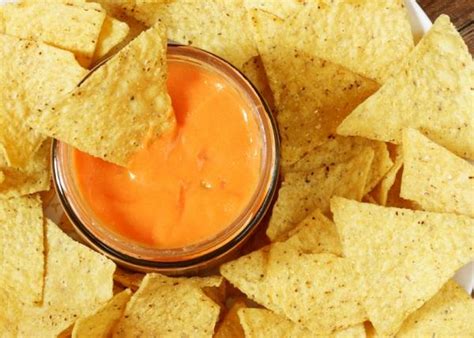 Cómo hacer salsa de queso para nachos Fácil