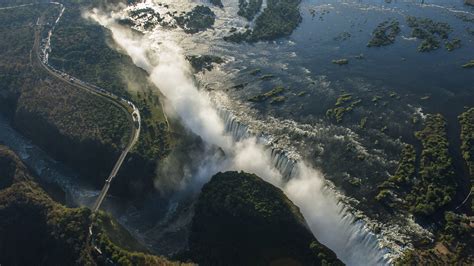 Visit Victoria Falls Zimbabwe | Safari Guru | 5* Booking Agency