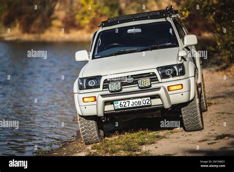 Toyota Hilux Surf Off Road