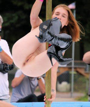 There S A LOT Going On In This Pic Porn Pic