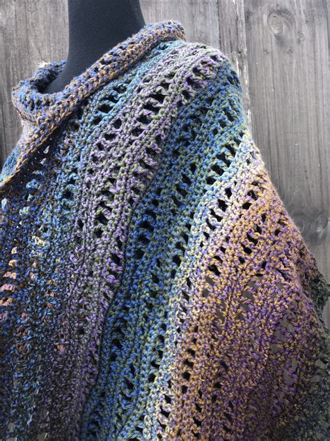 14 Strikingly Beautiful Shawl Crochet Patterns Crochet Life