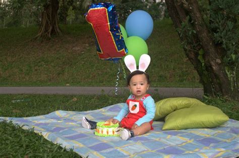 #tabahbhadrika cake smash for 1st birthday bunny-themed / Harry-the-Bunny / BabyFirst photos ...