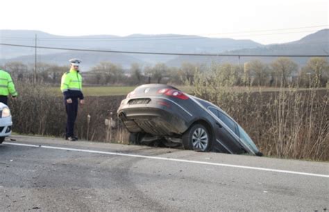 Accident Grav In Bistrita Un Sofer S A Angajat In Depasirea Unui