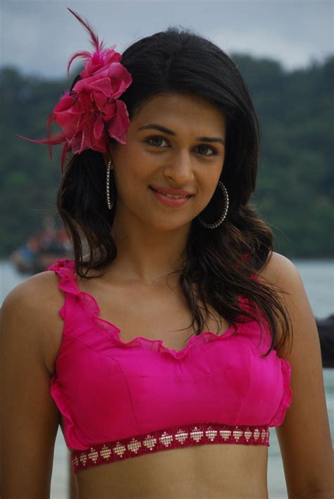 Gallery Funda SHRADDHA DAS SPICY HOT PHOTOS GALLERY