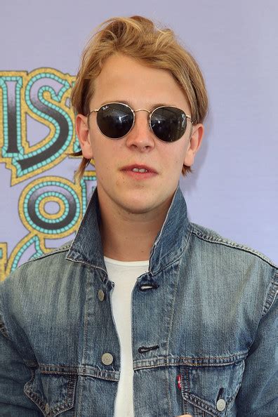 Tom Odell Various Posing Pics Naked Male Celebrities