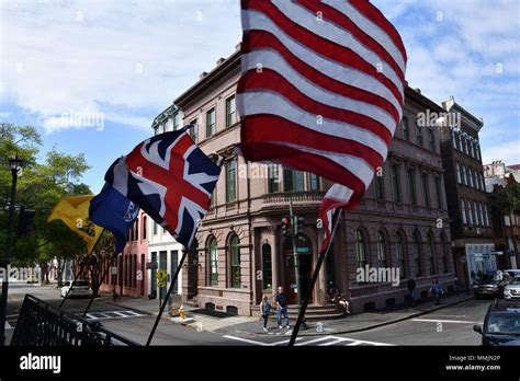 British and american flags hi-res stock photography and images - Alamy