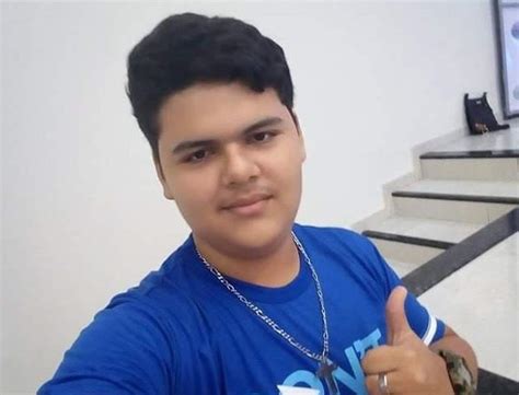 Adolescente Morre Após Receber Choque Elétrico Devido Usar Celular