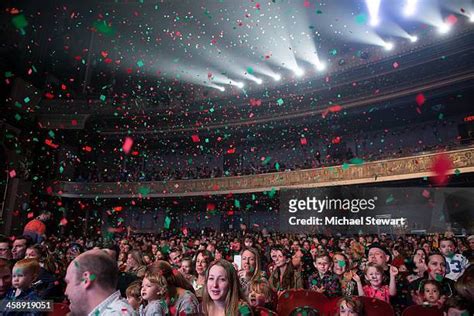 86 Celebrities Attend Yo Gabba Gabba Live New York New York Day Photos & High Res Pictures ...