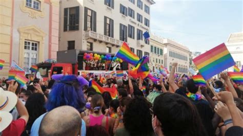 Liguria Pride 2023 A Genova Dal Village Al Corteo Arcobaleno Gli