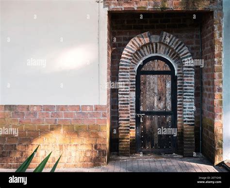 curved bricks  res stock photography  images alamy