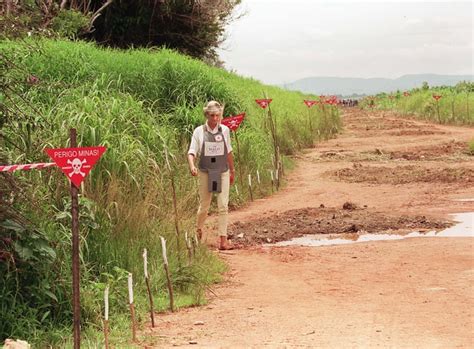 Princess Diana In Angola In 1997 Prince Harry Visits Minefield In