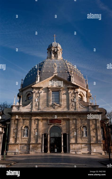 El estilo barroco del siglo XVII la Basílica de Nuestra Señora de