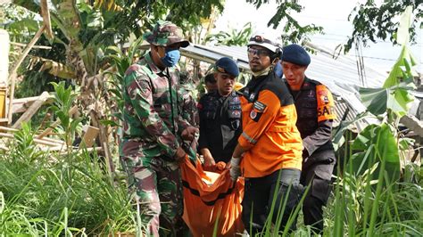 DMC Dompet Dhuafa Bersama Puluhan Tim Aksi Respons Cepat Bantu Evakuasi