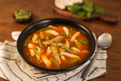 Sopa de setas y nopales Recetas Nestlé