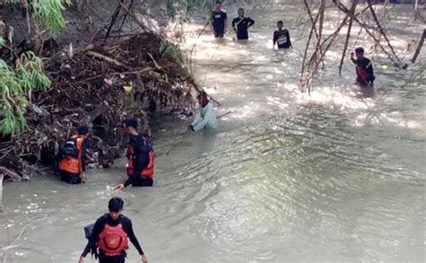 Hari Pencarian Bocah Tahun Yang Tenggelam Di Sungai Bengawan Solo