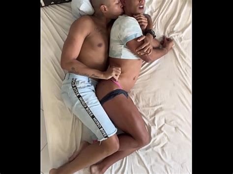 El padre de mi amigo se fue a dormir a mi lado no pudo resistirse y me comió XVIDEOS