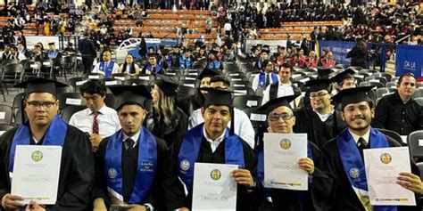 Celebra La Uacj Segunda Ceremonia De Graduación De La Generación 2022 Juarez Al Dia