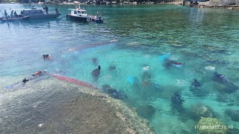 TNI AL Kibarkan Sang Merah Putih Di Bawah Laut Dan Di Pulau Terluar