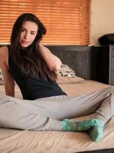 Git Brunette Casey Calvert Sticks A Finger In Her Tight Asshole Zzup