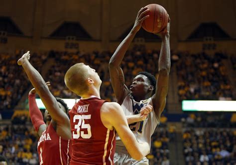 WVU basketball: Wesley Harris gets slap on the wrist