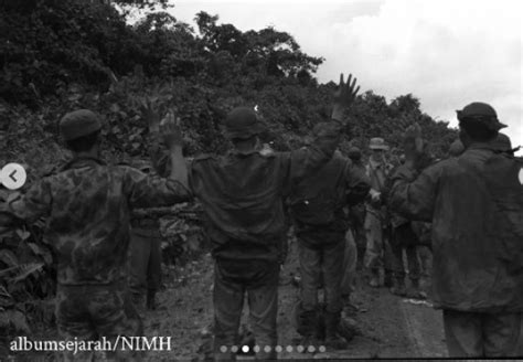 Foto Potret Lawas Pasukan TNI Ditahan Belanda Saat Operasi Trikora