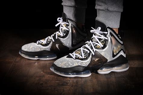 NIKE LEBRON 19 ROYALTY METALLIC GOLD for £175.00 | kicksmaniac.com