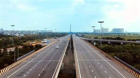 Yamuna Expressway High Speed Restriction Rile Made For Those Driving