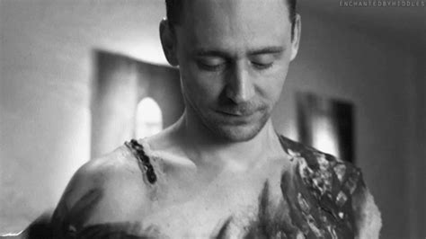 Tom Hiddleston Shirtless Coriolanus