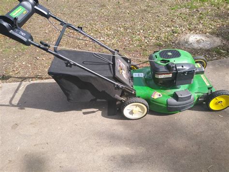 John Deere 22" RWD Self Propelled Push Lawn Mower - RonMowers