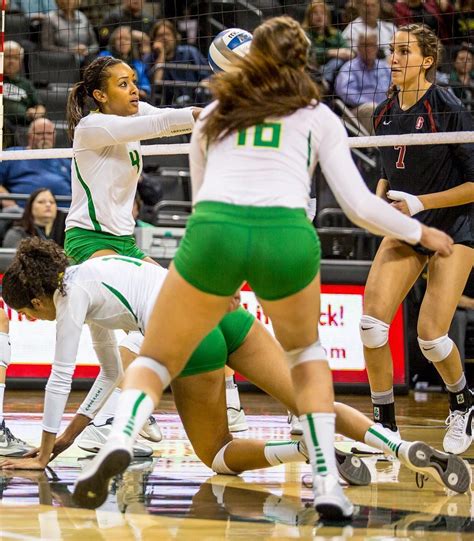 Photos: Oregon volleyball hosts Stanford | KVAL