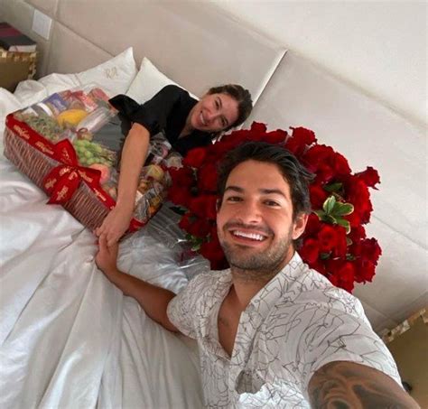 Rebeca Abravanel Est Gr Vida Do Primeiro Filho Alexandre Pato