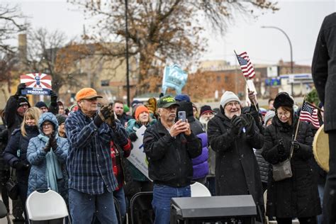 Minnesota DFL candidates make 'Get out the Vote' tour stop in Bemidji ...