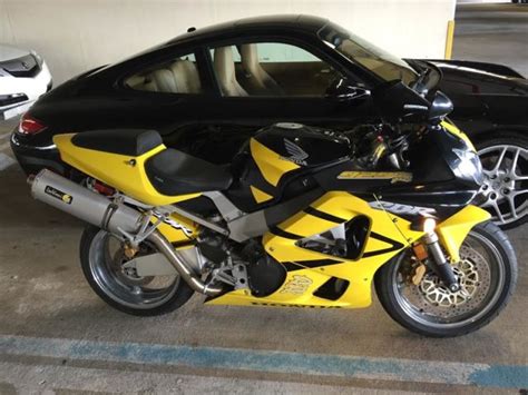 Honda 2001 Cbr 929rr Yellowblack Motorcycle 2415 Original Miles