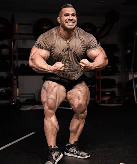 Check Out Bodybuilder Derek Lunsfords Savage Off Season Shoulder