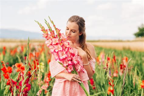 Growing Gladiolus: Care & Tips - Wedel's Garden Center