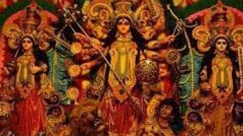 Chaitra Navratri 2023 चैत्र नवरात्रीत कोणत्या दिवशी कोणत्या रंगाचे कपडे वापराल