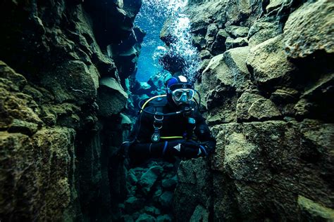 Diving in Silfra Fissure | Hekla.com