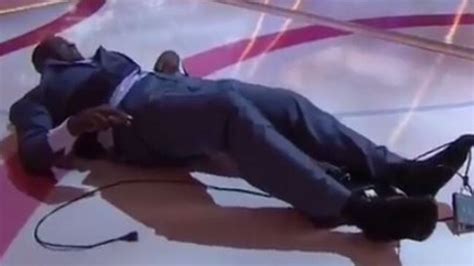 Shaqs Halftime Report Fall Goes Viral Shaquille Oneal