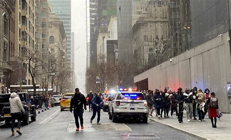 Two People Stabbed Inside Nycs Museum Of Modern Art