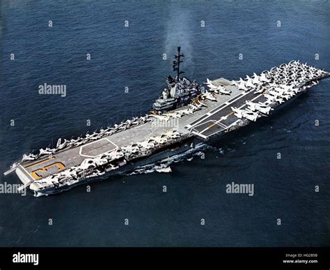 Uss Bon Homme Richard Cva 31 Underway At Sea C1959 Stock Photo Alamy