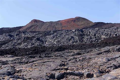 Hawaii Residents Warned of Possible 'Lava Disaster' as Volcano Rumbles